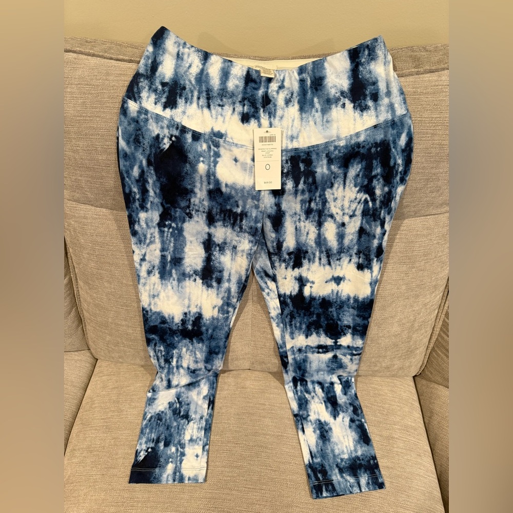Chico's Zenergy Blue and White Print Leggings